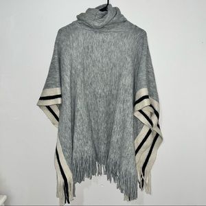 Steven madden one size fits most pull over poncho